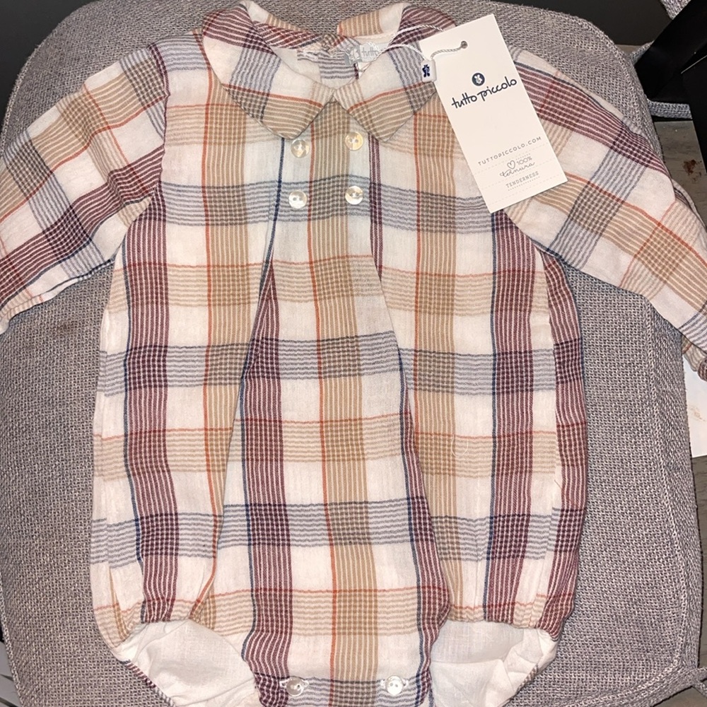 NWT TUTTO PICCOLO romper size 6 months.